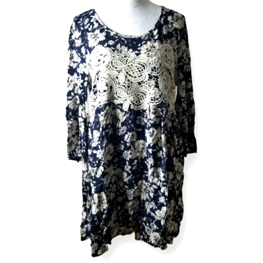 Entro Navy Blue Embroidered Floral Shift Dress